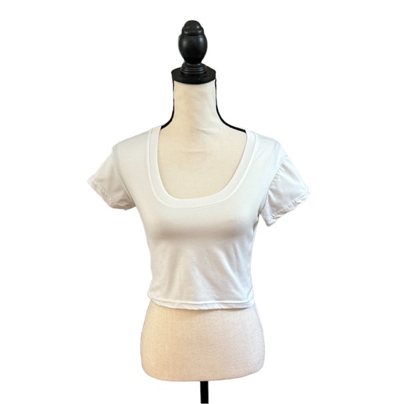 Tops - COPY - COPY - Crew Neck Basic Cropped Tee
